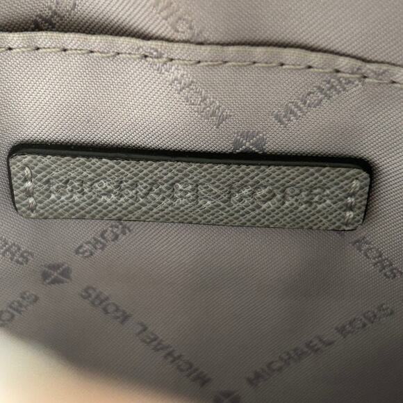 2/30 Michael Kors Jet Set XL Wristlet Gray Saffiano Leather Studded Clutch - Picture 6 of 6